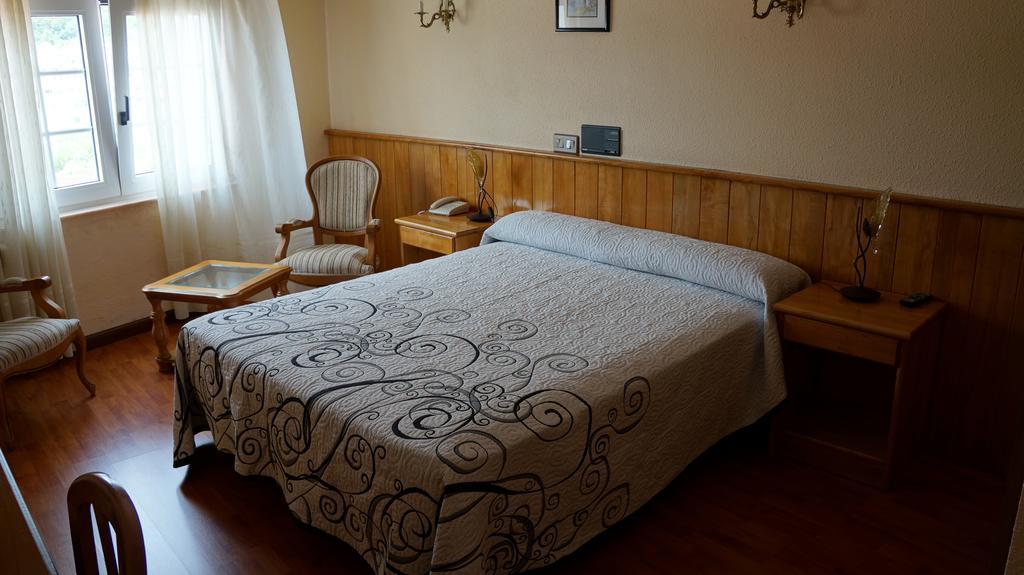 Hotel Larry 2*